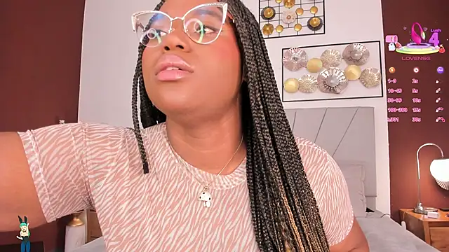 Snapshot of Makena_gh chatting on 11.06.25 Makena gh online show from 11.06.25