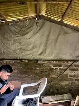 Jestebanano online show from 11.04.25