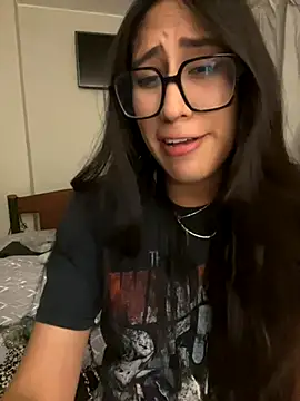 Snapshot of AleFantasy0001 chatting on 10.15.25 AleFantasy0001 online show from 10.15.25