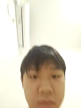 Snapshot of louchu chatting on 12.22.25 louchu online show from 12.22.25