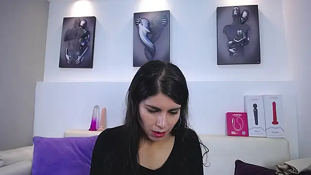 Melodi Roux online show from 12.16.25