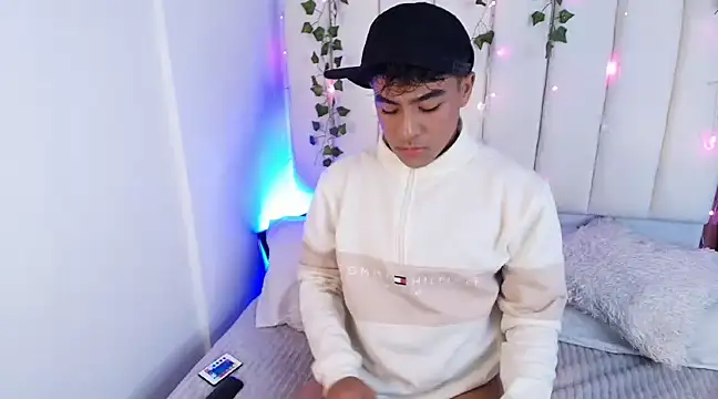 Snapshot of kiing_azahell chatting on 01.04.25 kiing azahell online show from 01.04.25