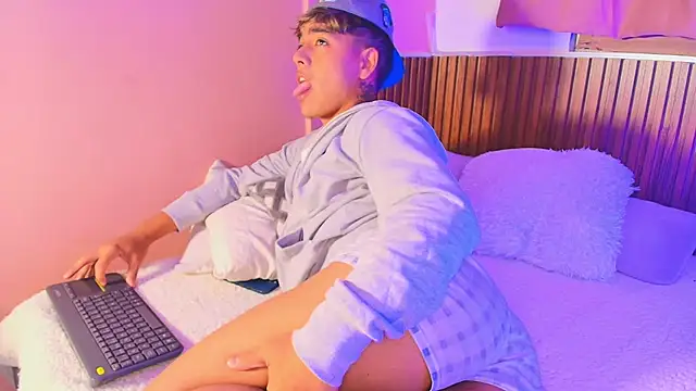 Snapshot of kiing_azahell chatting on 09.09.25 kiing azahell online show from 09.09.25