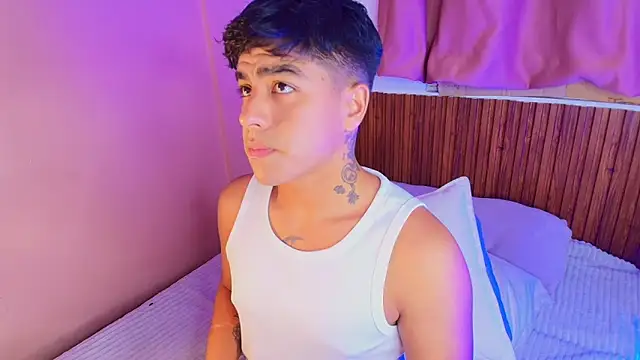 Snapshot of kiing_azahell chatting on 12.16.25 kiing azahell online show from 12.16.25