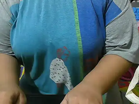 Queen of boobs01 online show from 01.20.25