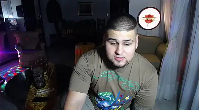 Snapshot of pitbullveryhot chatting on 02.27.25 pitbullveryhot online show from 02.27.25