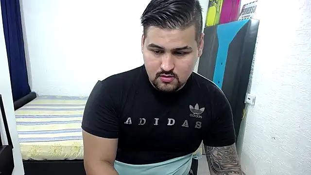 Snapshot of pitbullveryhot chatting on 11.17.25 pitbullveryhot online show from 11.17.25