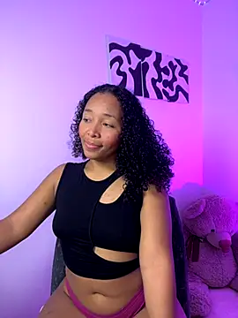 Snapshot of _africax chatting on 10.21.25 africax online show from 10.21.25