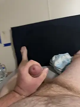 Snapshot of Trucker05 chatting on 12.17.25 Trucker05 online show from 12.17.25