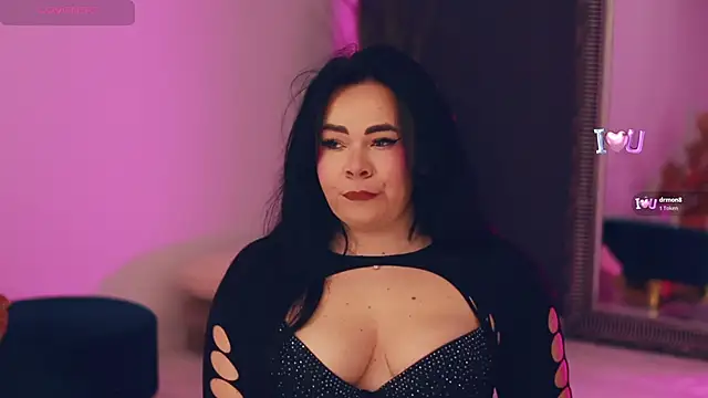 Snapshot of MissLilaa chatting on 11.23.25 MissLilaa online show from 11.23.25