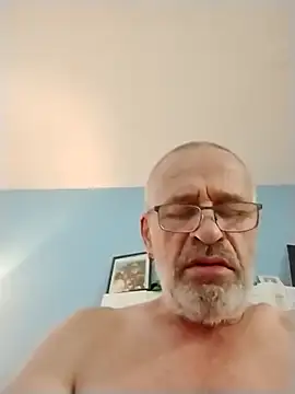 Snapshot of geilerschwanz64 chatting on 11.19.25 geilerschwanz64 online show from 11.19.25