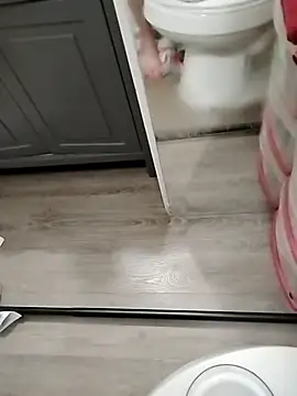 Snapshot of geilerschwanz64 chatting on 11.29.25 geilerschwanz64 online show from 11.29.25