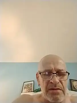 Snapshot of geilerschwanz64 chatting on 04.24.26 geilerschwanz64 online show from 04.24.26