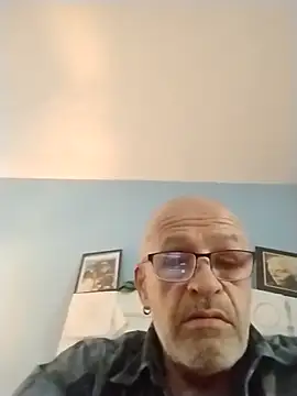 Snapshot of geilerschwanz64 chatting on 04.25.26 geilerschwanz64 online show from 04.25.26