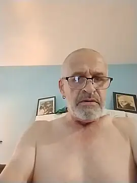 Snapshot of geilerschwanz64 chatting on 04.30.26 geilerschwanz64 online show from 04.30.26