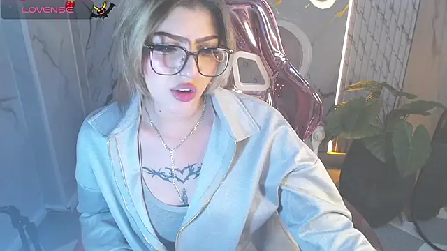 Kitty fox b online show from 10.31.25