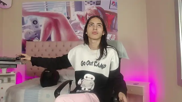 Snapshot of alice_sofia chatting on 02.10.25 alice sofia online show from 02.10.25