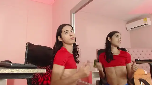 Snapshot of alice_sofia chatting on 03.15.25 alice sofia online show from 03.15.25