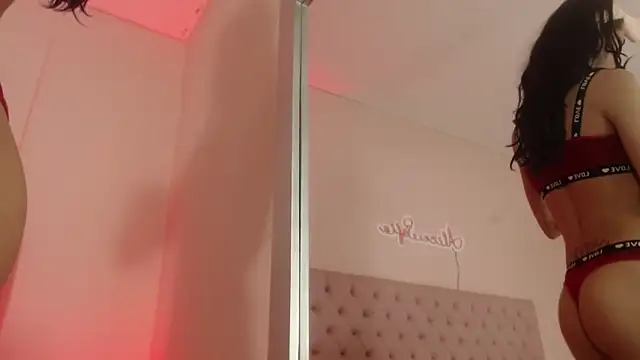 Snapshot of alice_sofia chatting on 11.02.25 alice sofia online show from 11.02.25