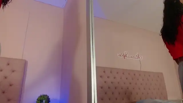 Snapshot of alice_sofia chatting on 11.11.25 alice sofia online show from 11.11.25