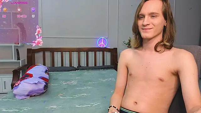 Snapshot of nikompell chatting on 12.30.24 nikompell online show from 12.30.24