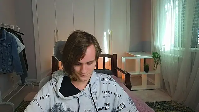 Snapshot of nikompell chatting on 03.17.25 nikompell online show from 03.17.25