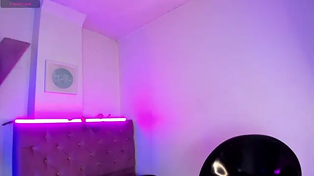 Snapshot of Triipsy chatting on 01.11.25 Triipsy online show from 01.11.25