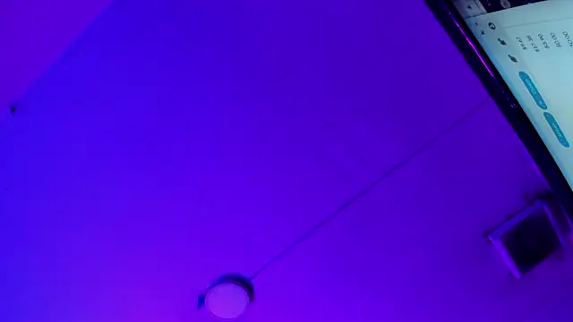 Snapshot of Triipsy chatting on 01.18.25 Triipsy online show from 01.18.25