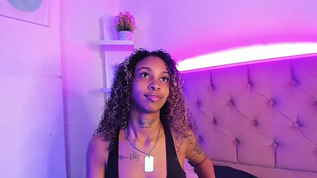 Snapshot of Triipsy chatting on 03.06.25 Triipsy online show from 03.06.25