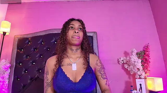 Snapshot of Triipsy chatting on 09.18.25 Triipsy online show from 09.18.25