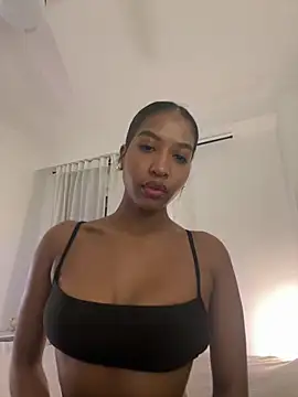 IamCrystal2 online show from 01.12.26