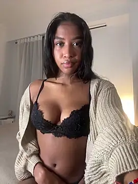 IamCrystal2 online show from 02.04.26