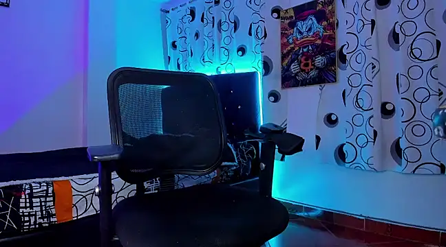 Giomar Reyes online show from 12.06.24