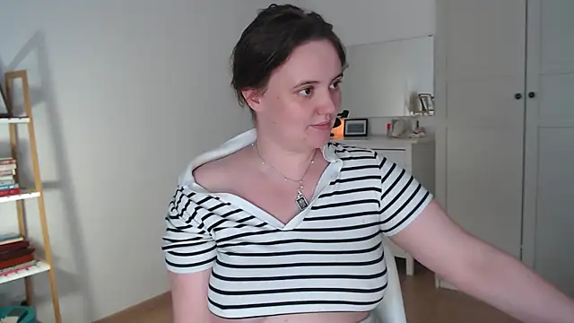 Lella Ryann  online show from 07.26.26