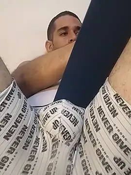 Snapshot of CRISTHIAN_GREY01 chatting on 03.23.25 CRISTHIAN GREY01 online show from 03.23.25