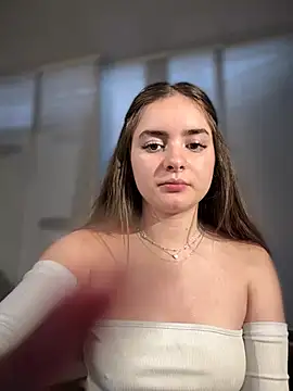 imlindapink online show from 03.17.25