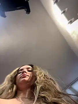 imlindapink online show from 09.26.25