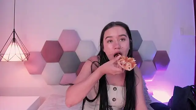 LaraGoldd online show from 03.05.26