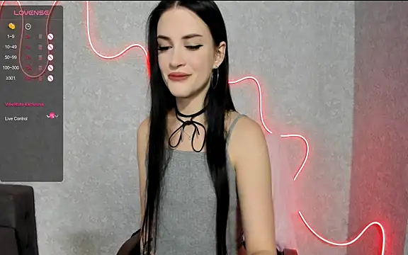 Molly Crystall online show from 10.20.25