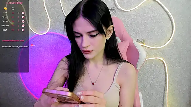 Molly Crystall online show from 05.11.26