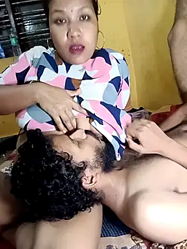 Snapshot of Radhikadavi879 chatting on 01.11.25 Radhikadavi879 online show from 01.11.25