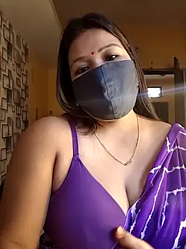 Snapshot of Radhikadavi879 chatting on 10.10.25 Radhikadavi879 online show from 10.10.25