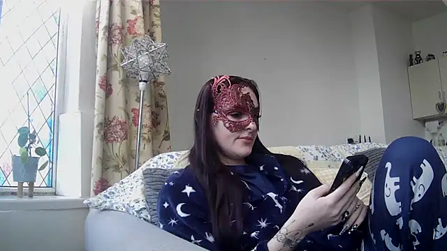 LexiSnowUK online show from 03.18.26