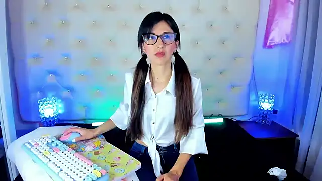 Snapshot of _jade_white_ chatting on 02.12.25 jade white online show from 02.12.25