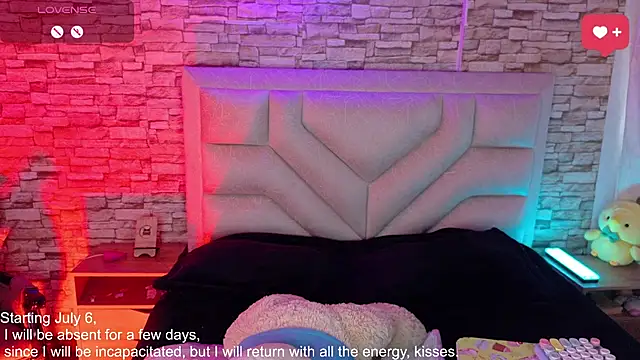  jade white  online show from 06.12.26