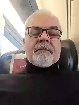 Snapshot of Satiro_Sevilla chatting on 12.26.24 Satiro Sevilla online show from 12.26.24