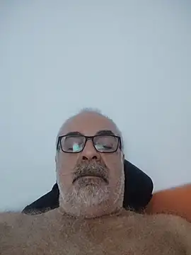 Snapshot of Satiro_Sevilla chatting on 10.12.25 Satiro Sevilla online show from 10.12.25