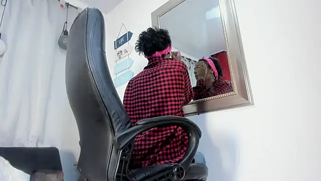 Strella ferrera online show from 03.12.25