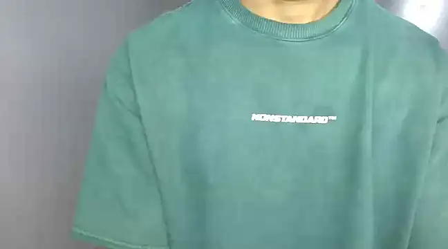 Snapshot of latino_hotxxx chatting on 01.03.25 latino hotxxx online show from 01.03.25