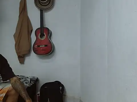 Snapshot of latino_hotxxx chatting on 03.16.25 latino hotxxx online show from 03.16.25